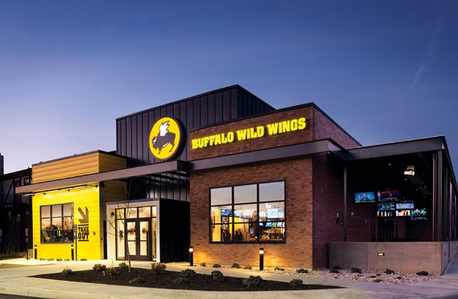 buffalo wild wings front view