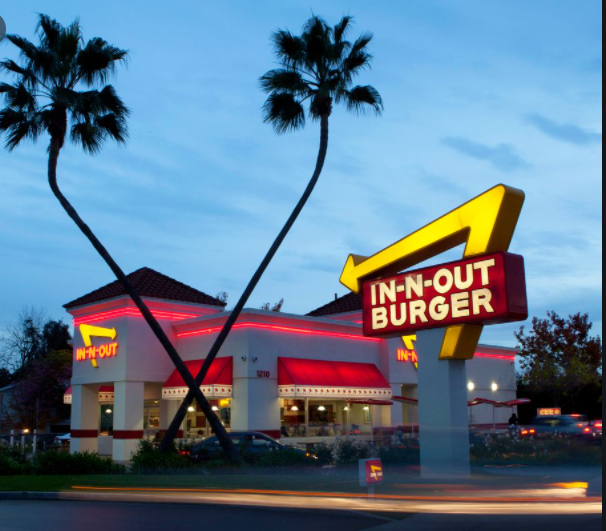 Night view of In-N-Out restaurant